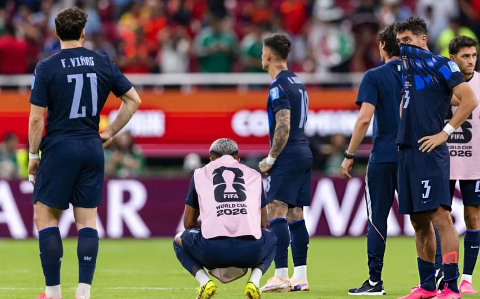 Uruguay quedó eliminado del Mundial y Bielsa repitió su peor marca como entrenador