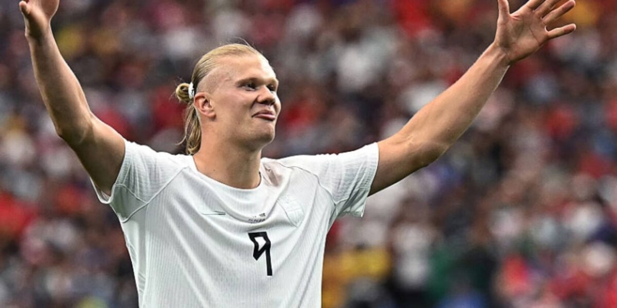 Haaland apareció sobre el final y metió a Noruega en los octavos del Mundial