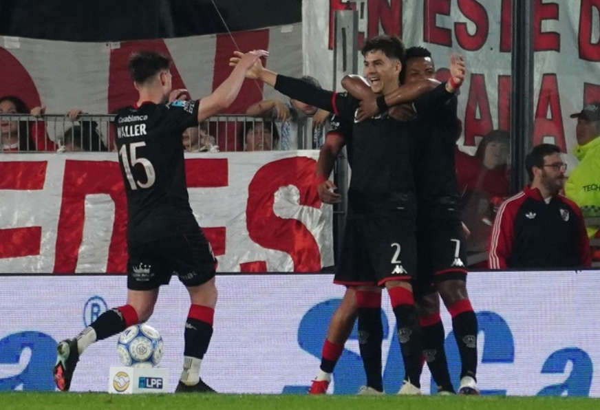 Huracán golpeó a River en el Monumental y frenó la racha de Ponzio